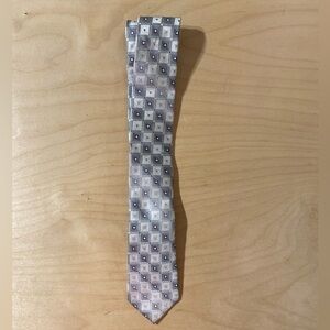 Madison Silver and Gray Geometric Tie (FJ)